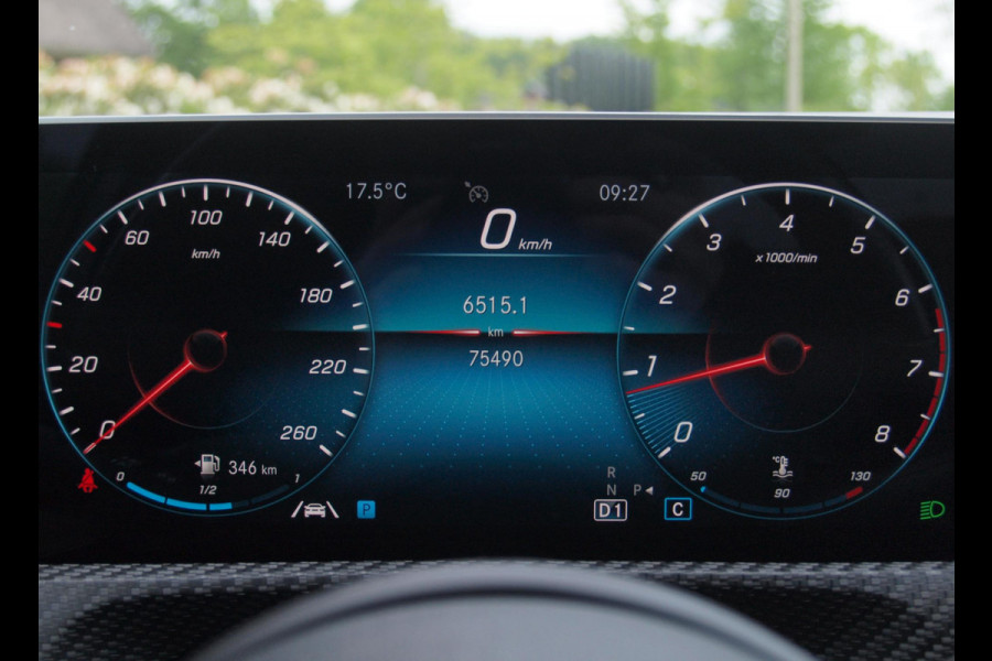 Mercedes-Benz A-Klasse 200 Launch Edition | Camera | Trekhaak | Automaat | Apple Carplay | Virtual Cockpit |