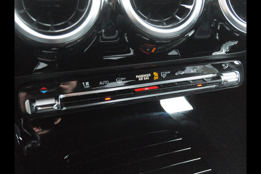 Mercedes-Benz A-Klasse 200 Launch Edition | Camera | Trekhaak | Automaat | Apple Carplay | Virtual Cockpit |