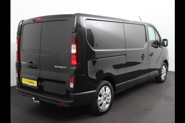 Renault Trafic 2.0 Blue dCi 150PK T30 L2H1 Advance Automaat Navigatie Airco Lichtmetalen velgen Betimmering Trekhaak Camera Parkeersensoren Dab