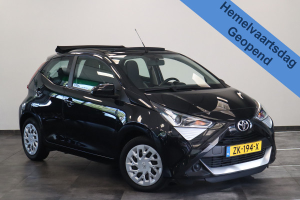 Toyota Aygo 1.0 VVT-i x-play limited Cabrio Carplay * Hemelvaartsdag geopend van 12:00 tot 17:00u *