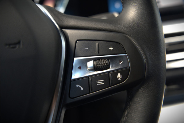 BMW i4 eDrive40 84 kWh | Stoelverwarming | Stuurverwarming | Apple Carplay | Adaptive Cruise Control | Memory Seat | Trekhaak | Camera | Parkeersensoren | Navigatie | Ambiance Verlichting | HIFI | SOH 96.52% |
