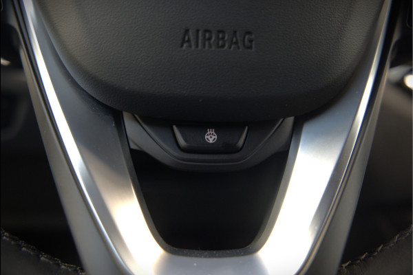 BMW i4 eDrive40 84 kWh | Stoelverwarming | Stuurverwarming | Apple Carplay | Adaptive Cruise Control | Memory Seat | Trekhaak | Camera | Parkeersensoren | Navigatie | Ambiance Verlichting | HIFI | SOH 96.52% |