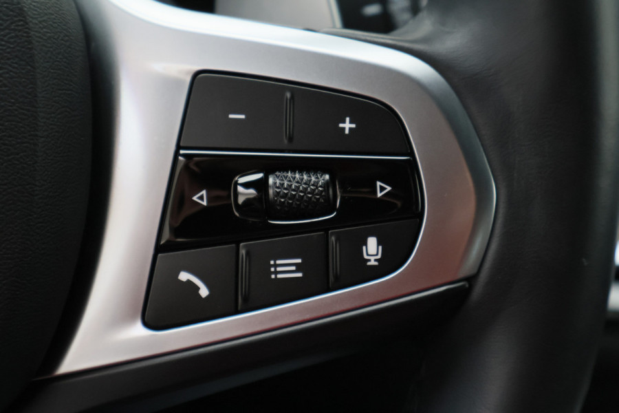 BMW 3 Serie Touring 320e M Sport Leder/Alcantara, Virtual Cockpit, LED, Elek. trekhaak, Apple Carplay, 18"