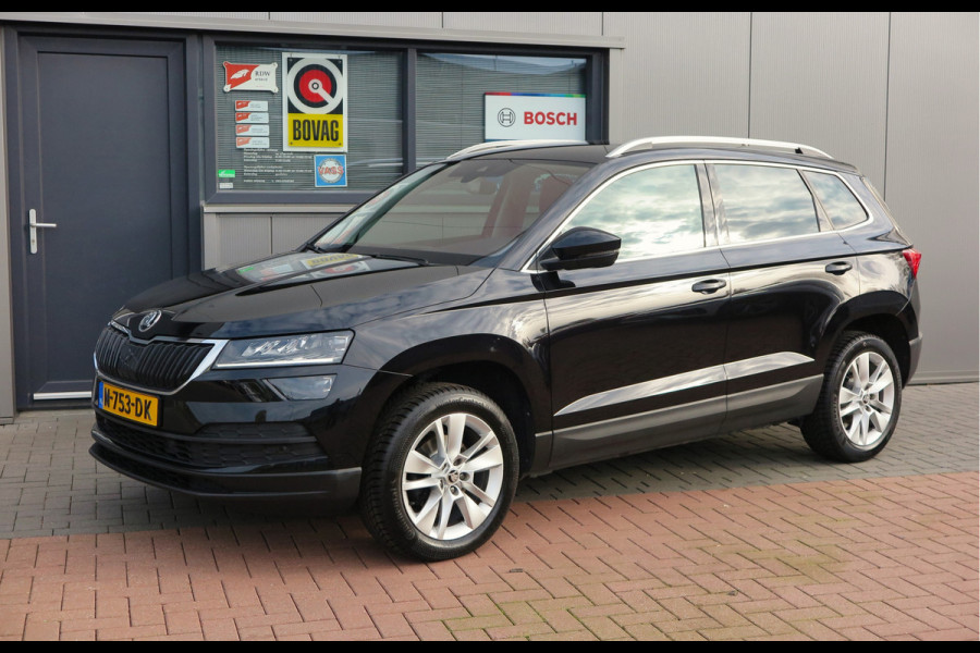 Škoda Karoq 1.5 TSI 150pk DSG ACT Business Edition Plus Trekhaak ,Side assist , Lane assist , Adaptive cruise, Stoelverwarming ,Navi, PDC , Camera etc. .