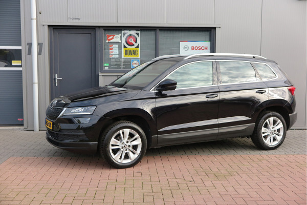 Škoda Karoq 1.5 TSI 150pk DSG ACT Business Edition Plus Trekhaak ,Side assist , Lane assist , Adaptive cruise, Stoelverwarming ,Navi, PDC , Camera etc. .