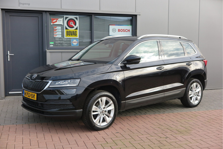 Škoda Karoq 1.5 TSI 150pk DSG ACT Business Edition Plus Trekhaak ,Side assist , Lane assist , Adaptive cruise, Stoelverwarming ,Navi, PDC , Camera etc. .
