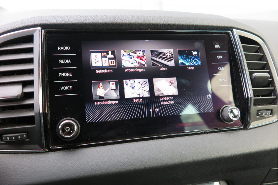 Škoda Karoq 1.5 TSI 150pk DSG ACT Business Edition Plus Trekhaak ,Side assist , Lane assist , Adaptive cruise, Stoelverwarming ,Navi, PDC , Camera etc. .