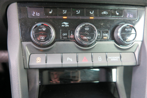 Škoda Karoq 1.5 TSI 150pk DSG ACT Business Edition Plus Trekhaak ,Side assist , Lane assist , Adaptive cruise, Stoelverwarming ,Navi, PDC , Camera etc. .