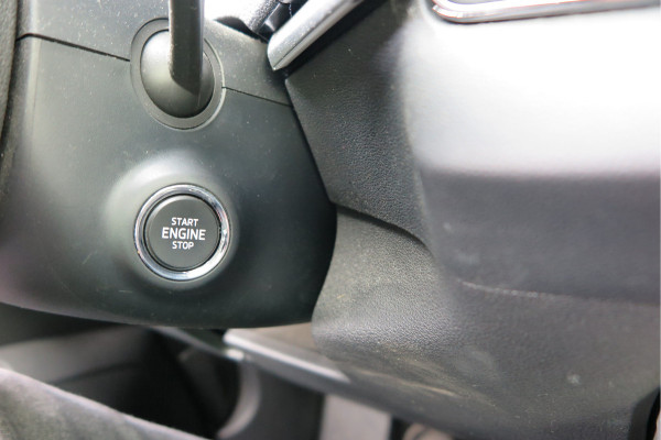Škoda Karoq 1.5 TSI 150pk DSG ACT Business Edition Plus Trekhaak ,Side assist , Lane assist , Adaptive cruise, Stoelverwarming ,Navi, PDC , Camera etc. .