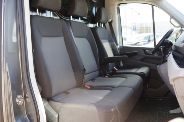 Volkswagen Crafter 35 2.0 TDI L3H3(L2H2) 177PK AUT. LED, STOELVERWARMING, TREKHAAK, ERGO ACTIVE GEVEERDE STOEL, CLIMATE CONTROL, CAMERA, NAVI, PARK