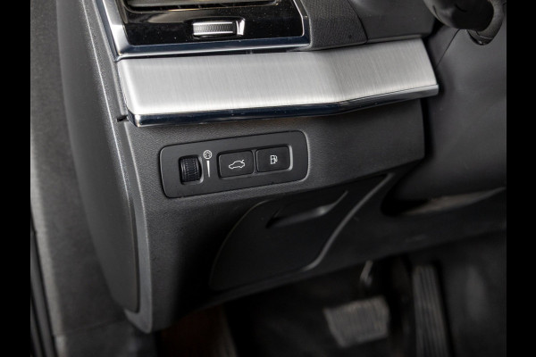 Volvo XC90 2.0 T8 Recharge AWD R-Design 7 zitter / 390pk / Trekhaak / Leder / Stoel en stuur verwarming /