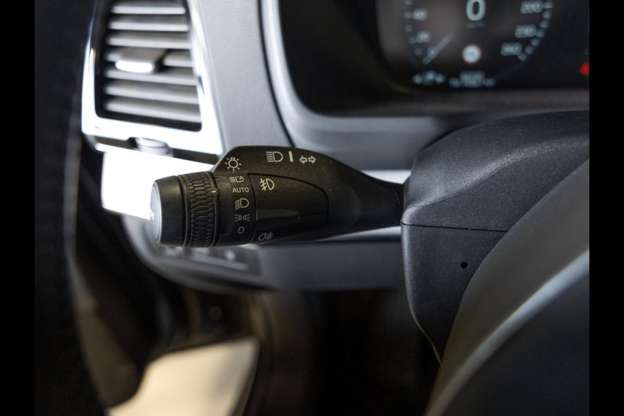 Volvo XC90 2.0 T8 Recharge AWD R-Design 7 zitter / 390pk / Trekhaak / Leder / Stoel en stuur verwarming /