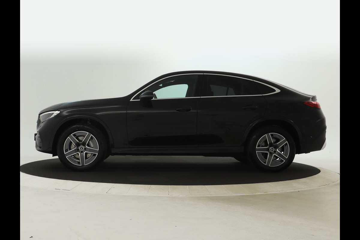Mercedes-Benz GLC Coupé 300 e 4Matic AMG Plug-In Hybride | Trekhaak | Sfeerverlichting | Car Play | Parkeerpakket met Camera | Stuur en Stoelverwarming | Inclusief 24 maanden Mercedes-Benz Certified garantie voor Europa.