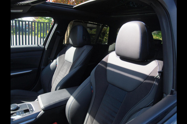 BMW 3 Serie Touring 320e M-Pakket | Panoramadak | Sfeerverlichting | Facelift |