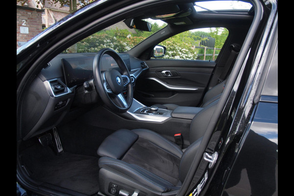 BMW 3 Serie Touring 320e M-Pakket | Panoramadak | Sfeerverlichting | Facelift |