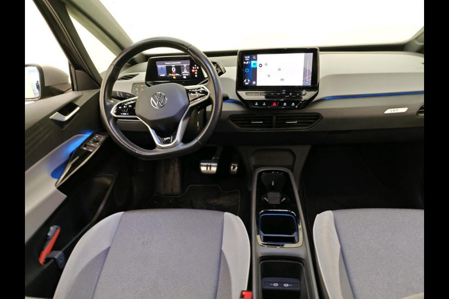 Volkswagen ID.3 First Plus 58 kWh 204 PK | Navigatie | 19" Lm velgen | Parkeercamera |