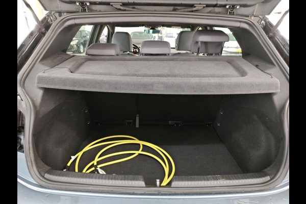 Volkswagen ID.3 Life 58 kWh 204 PK | Navigatie | Parkeersensoren | stoelverwarming |