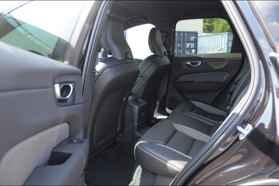 Volvo XC60 T6 350PK Automaat AWD Plus Black Edition / Elektrisch bedienbare voorstoelen met geheugen/ Stoelverwarming/ Stuurverwarming/ Harman Kardon audio/ 360 Camera/