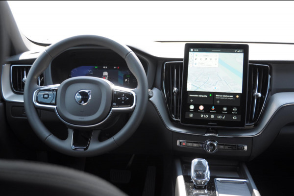 Volvo XC60 T6 350PK Automaat AWD Plus Black Edition / Elektrisch bedienbare voorstoelen met geheugen/ Stoelverwarming/ Stuurverwarming/ Harman Kardon audio/ 360 Camera/