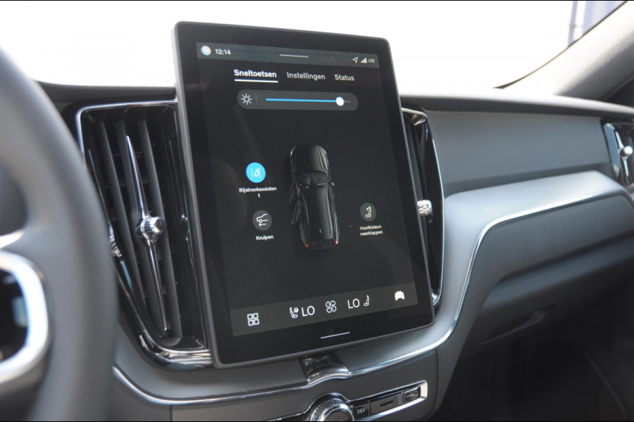 Volvo XC60 T6 350PK Automaat AWD Plus Black Edition / Elektrisch bedienbare voorstoelen met geheugen/ Stoelverwarming/ Stuurverwarming/ Harman Kardon audio/ 360 Camera/