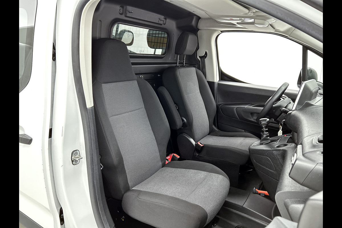 Peugeot Partner 1.2 Benzine 111PK Euro6 Premium / Airco / Navigatie / Cruise-ctr. / Schuifdeur + Raam / Radio multimedia / Apk nieuw