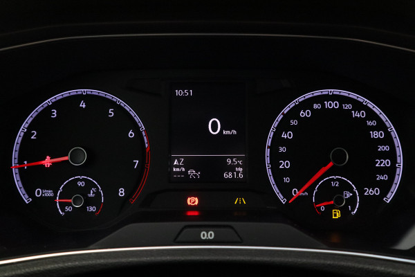 Volkswagen T-Roc 1.0 TSI Style PDC Camera ACC Navi !! 2e Pinksterdag geopend van 12:00 tot 17:00u !!