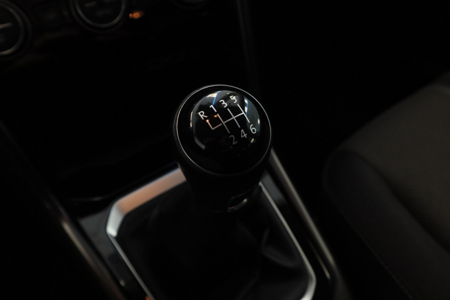 Volkswagen T-Roc 1.0 TSI Style PDC Camera ACC Navi !! 2e Pinksterdag geopend van 12:00 tot 17:00u !!