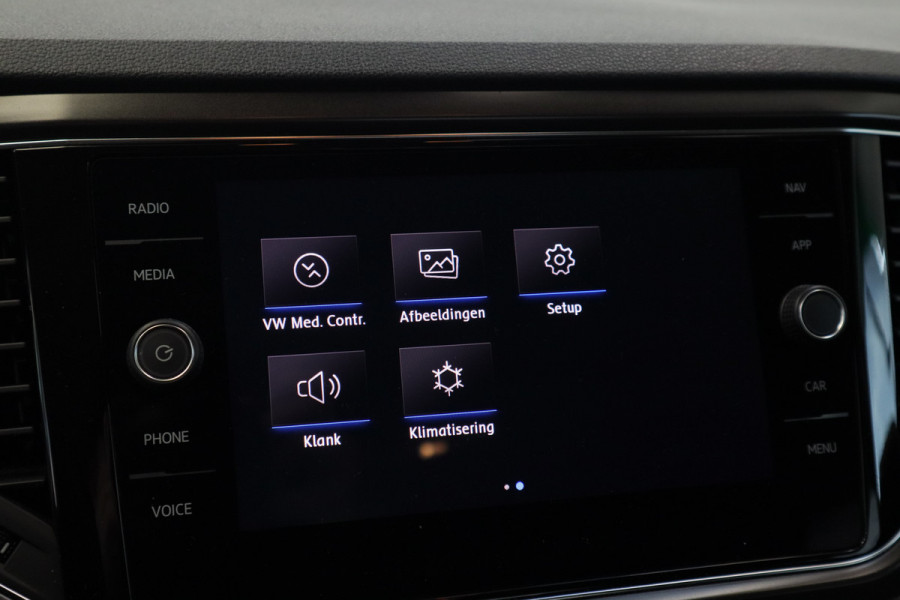 Volkswagen T-Roc 1.0 TSI Style PDC Camera ACC Navi !! 2e Pinksterdag geopend van 12:00 tot 17:00u !!
