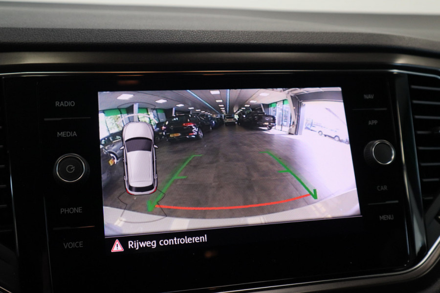 Volkswagen T-Roc 1.0 TSI Style PDC Camera ACC Navi !! 2e Pinksterdag geopend van 12:00 tot 17:00u !!