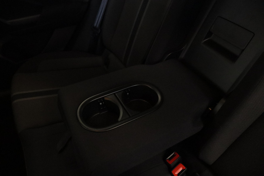 Volkswagen T-Roc 1.0 TSI Style PDC Camera ACC Navi !! 2e Pinksterdag geopend van 12:00 tot 17:00u !!