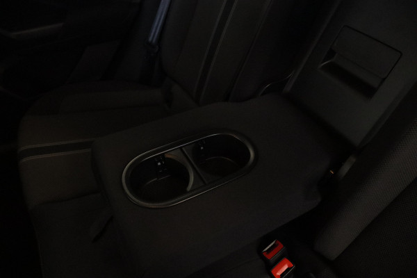 Volkswagen T-Roc 1.0 TSI Style PDC Camera ACC Navi !! 2e Pinksterdag geopend van 12:00 tot 17:00u !!