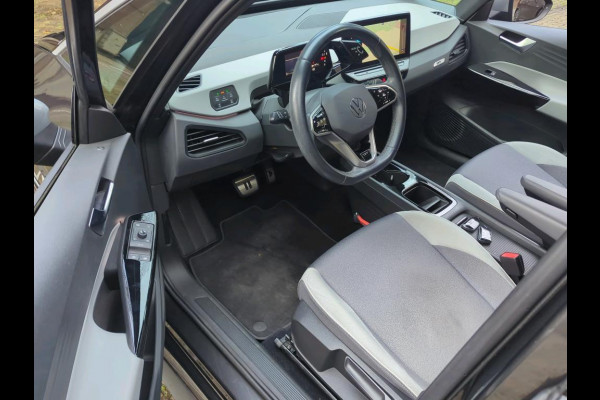Volkswagen ID.3 First Plus 58 kWh 204 PK | Navigatie | 19" Lm velgen | Parkeercamera |