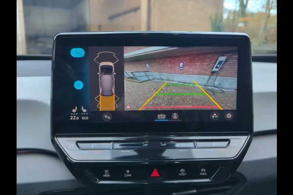 Volkswagen ID.3 First Plus 58 kWh 204 PK | Navigatie | 19" Lm velgen | Parkeercamera |