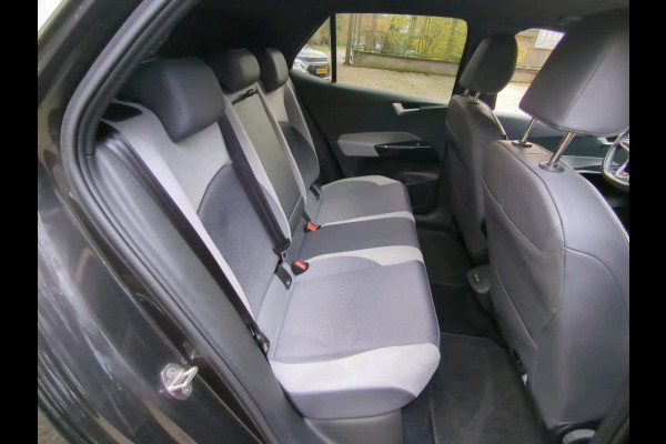 Volkswagen ID.3 First Plus 58 kWh 204 PK | Navigatie | 19" Lm velgen | Parkeercamera |