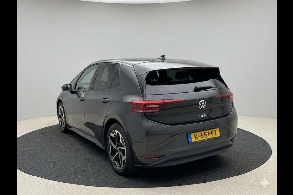 Volkswagen ID.3 First Plus 58 kWh 204 PK | Navigatie | 19" Lm velgen | Parkeercamera |