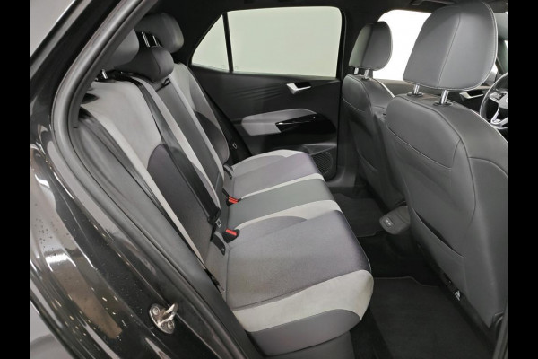 Volkswagen ID.3 First Plus 58 kWh 204 PK | Navigatie | 19" Lm velgen | Parkeercamera |