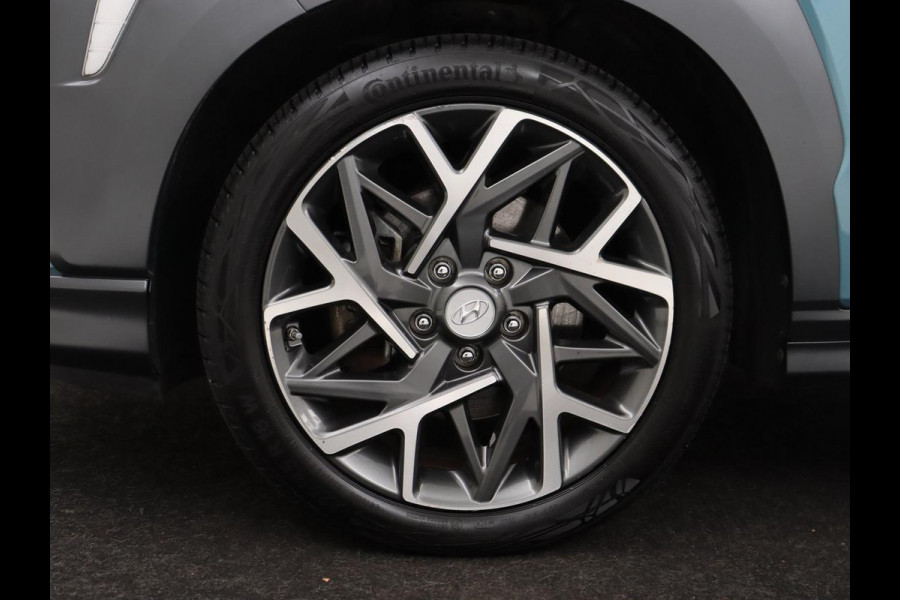 Hyundai Kona 1.6 GDI HEV Premium | 1e eigenaar | Stoelventilatie | Leder | Adaptive cruise | Head-Up | Trekhaak | Achterbankverwarming | Carplay | Navigatie | Keyless | Krell Audio | Side Assist | Stoelverwarming