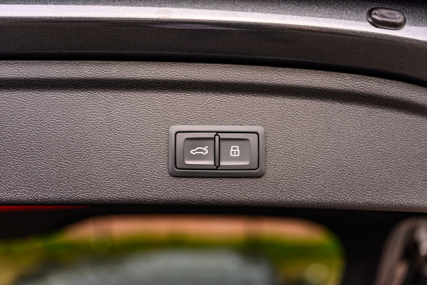 Audi A3 Sportback 45 TFSI e S edition Competition RS-Seats/Massage/245PK