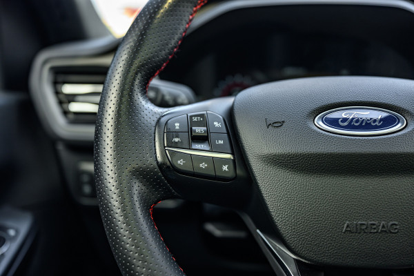 Ford Kuga 2.5 PHEV Vignale ST-Line/Pano/Head-up