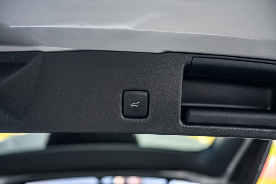 Ford Kuga 2.5 PHEV Vignale ST-Line/Pano/Head-up