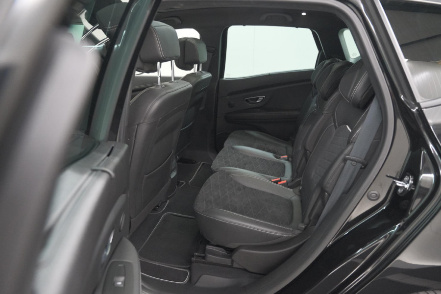Renault Scénic TCE 160 EDC Black Edition | Trekhaak | Adaptieve Cruise Control | BOSE Premium Audio | Panoramadak