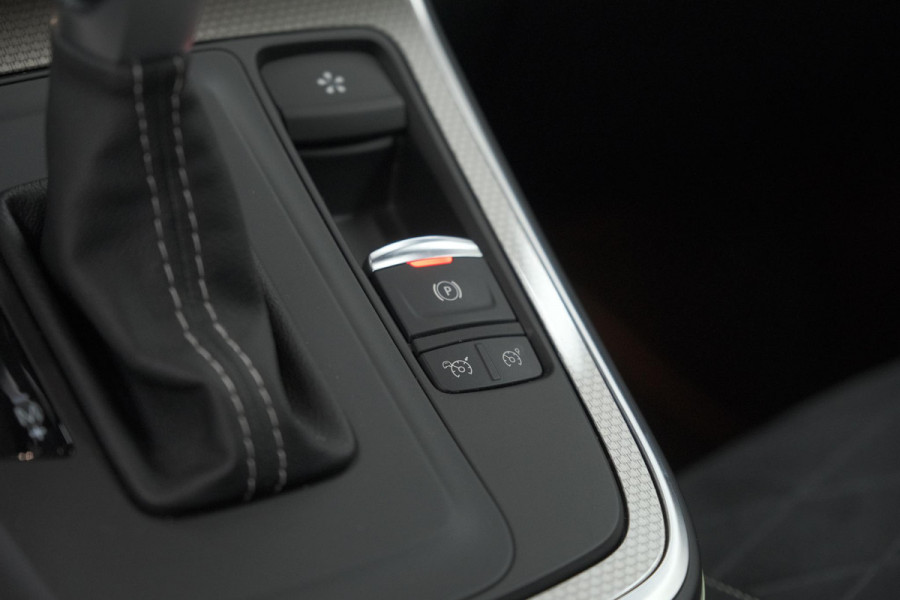 Renault Scénic TCE 160 EDC Black Edition | Trekhaak | Adaptieve Cruise Control | BOSE Premium Audio | Panoramadak