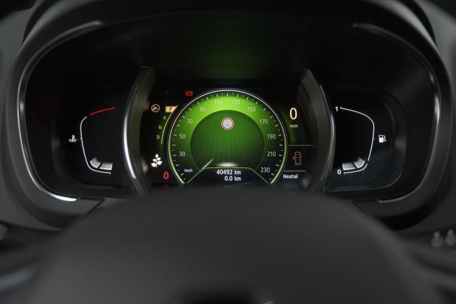 Renault Scénic TCE 160 EDC Black Edition | Trekhaak | Adaptieve Cruise Control | BOSE Premium Audio | Panoramadak