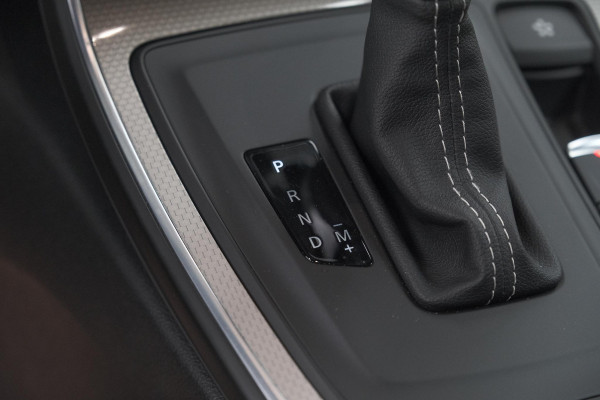Renault Scénic TCE 160 EDC Black Edition | Trekhaak | Adaptieve Cruise Control | BOSE Premium Audio | Panoramadak