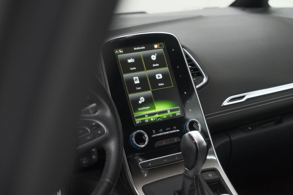 Renault Scénic TCE 160 EDC Black Edition | Trekhaak | Adaptieve Cruise Control | BOSE Premium Audio | Panoramadak