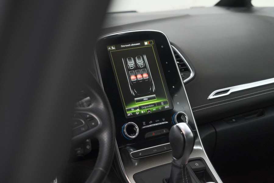 Renault Scénic TCE 160 EDC Black Edition | Trekhaak | Adaptieve Cruise Control | BOSE Premium Audio | Panoramadak