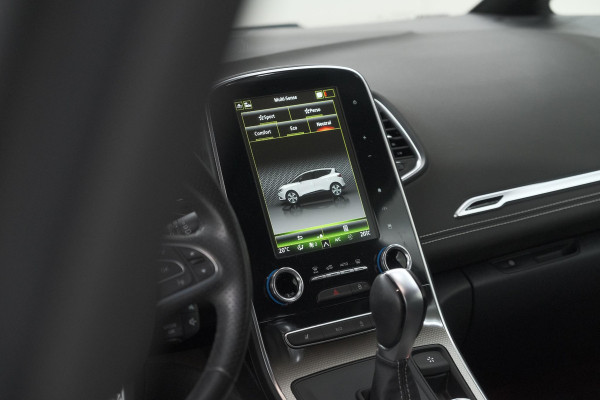 Renault Scénic TCE 160 EDC Black Edition | Trekhaak | Adaptieve Cruise Control | BOSE Premium Audio | Panoramadak