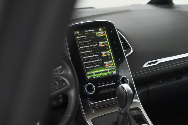 Renault Scénic TCE 160 EDC Black Edition | Trekhaak | Adaptieve Cruise Control | BOSE Premium Audio | Panoramadak