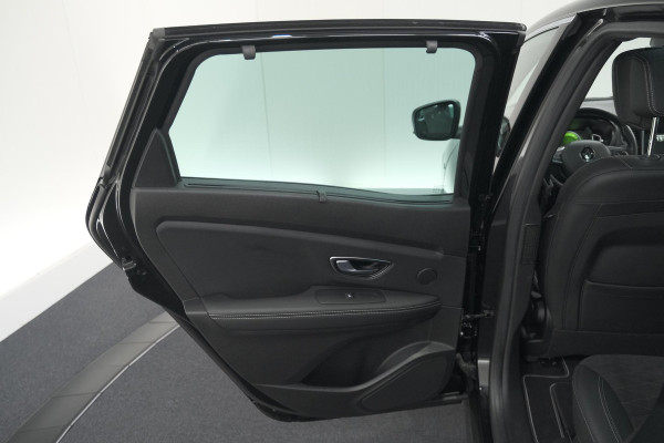 Renault Scénic TCE 160 EDC Black Edition | Trekhaak | Adaptieve Cruise Control | BOSE Premium Audio | Panoramadak