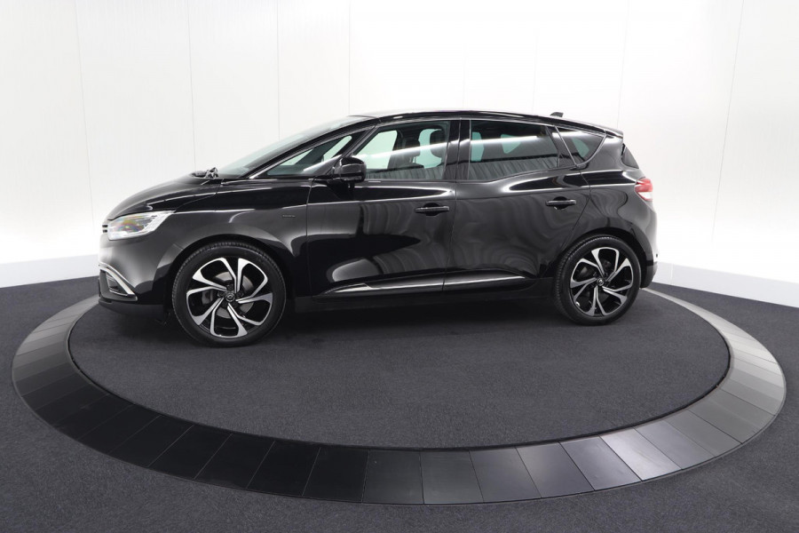 Renault Scénic TCE 160 EDC Black Edition | Trekhaak | Adaptieve Cruise Control | BOSE Premium Audio | Panoramadak